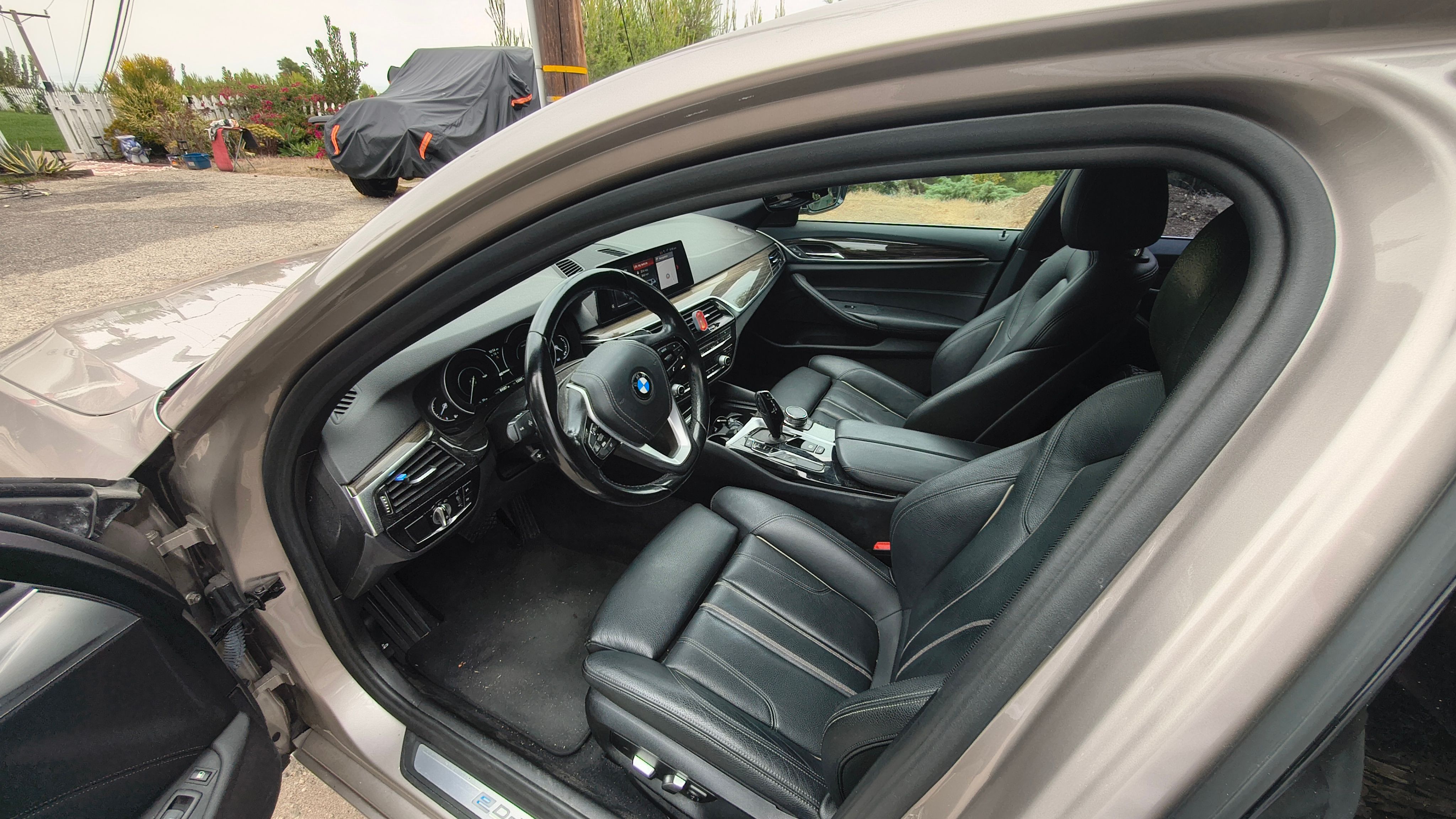 Used 2019 BMW 530e w/ Convenience Package RWD image 5
