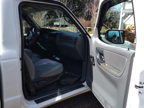 Used 2009 Ford Ranger XL image 9