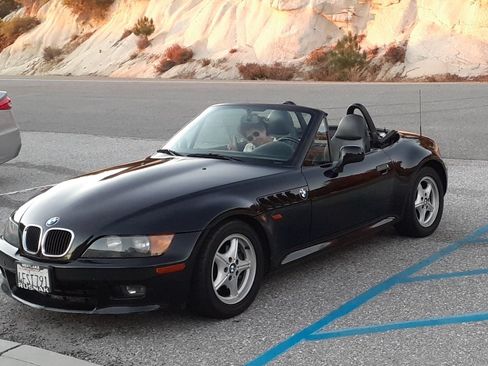 Used 1999 BMW Z3 2.5i image 2