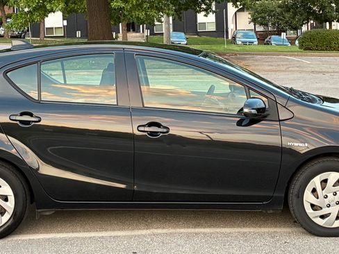 Used 2016 Toyota Prius C Two FWD image 6