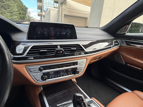 Used 2017 BMW 750i xDrive image 16