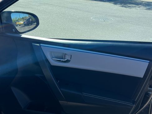 Used 2015 Toyota Corolla LE FWD image 10