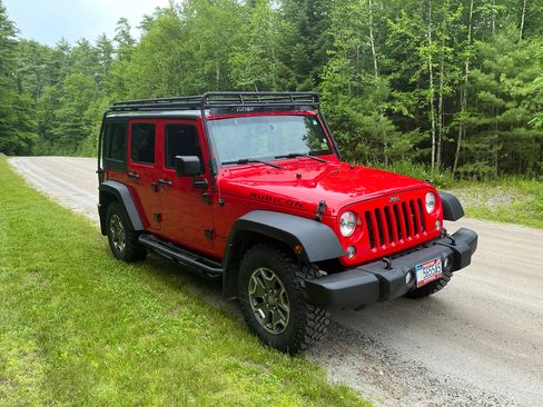 Used 2015 Jeep Wrangler Unlimited Rubicon AWD/4WD image 25