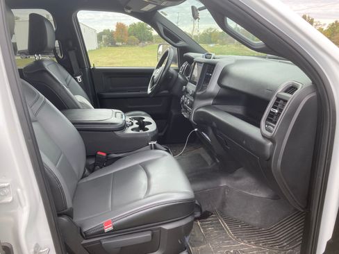 Used 2022 RAM 2500 Tradesman w/ Chrome Appearance Group image 6