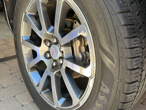 Used 2017 GMC Canyon Denali image 23