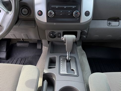 Used 2016 Nissan Frontier SV AWD/4WD image 11