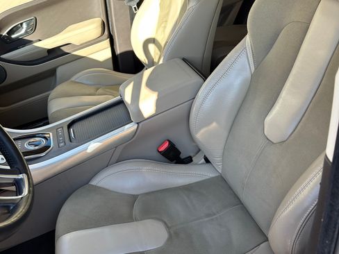 Used 2013 Land Rover Range Rover Evoque Pure w/ Climate Comfort Pkg image 8