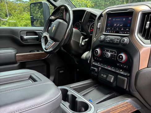 Used 2022 Chevrolet Silverado 3500 High Country AWD/4WD image 8