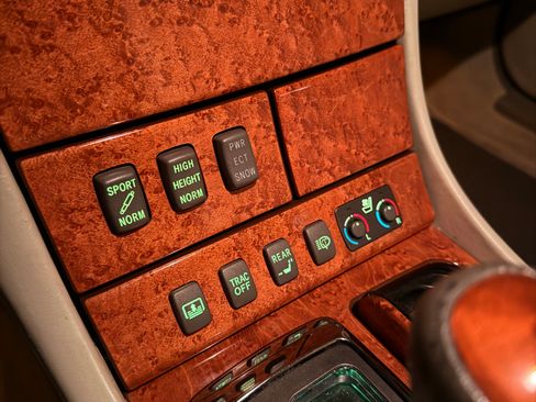 Used 2004 Lexus LS 430 RWD image 17