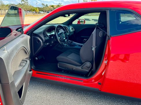 Used 2020 Dodge Challenger SXT w/ Blacktop Package image 19