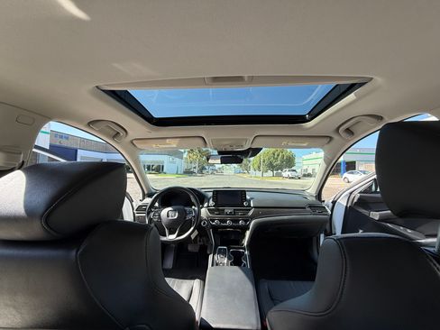 Used 2020 Honda Accord Touring image 14