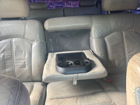 Used 2001 Chevrolet Tahoe LT w/ LT Preferred Equipment Group image 11