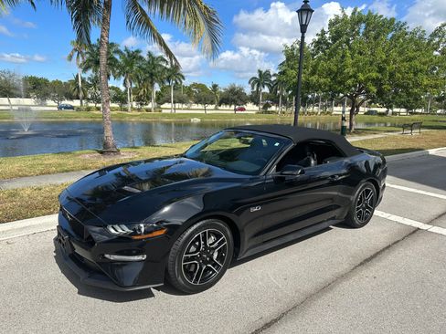Used 2018 Ford Mustang GT Premium RWD image 9
