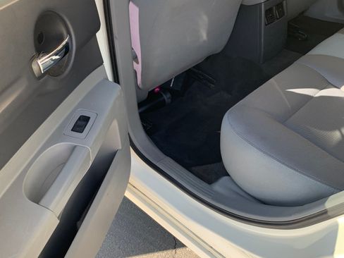 Used 2005 Dodge Magnum SE image 12