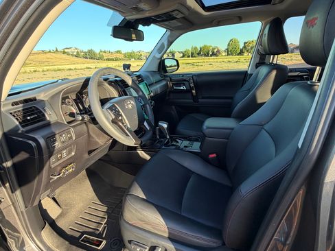 Used 2020 Toyota 4Runner TRD Off-Road Premium w/ Moonroof Package AWD/4WD image 15