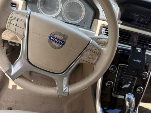 Used 2013 Volvo XC70 3.2 image 11