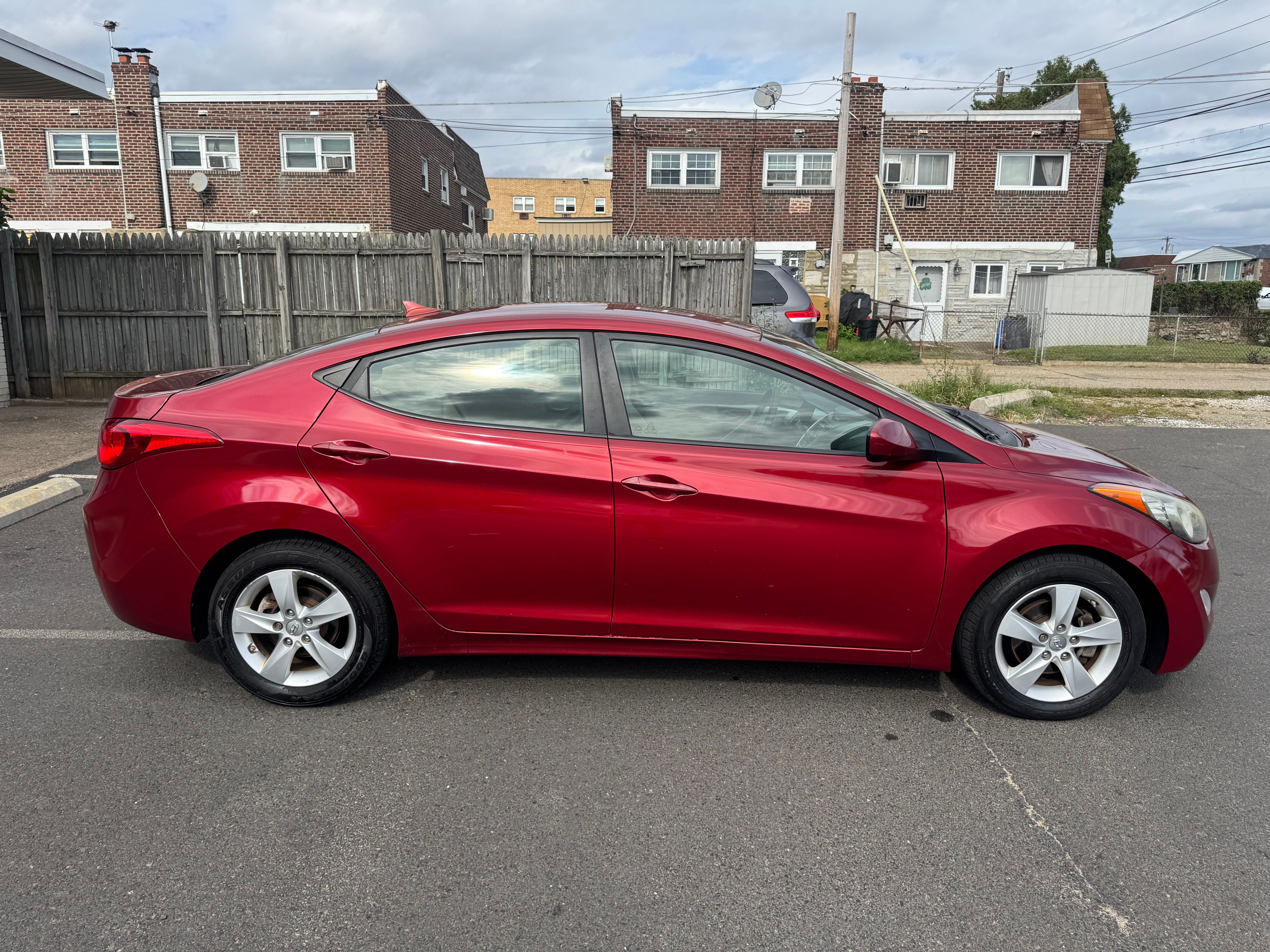 Used 2013 Hyundai Elantra GLS w/ Preferred Pkg FWD image 8