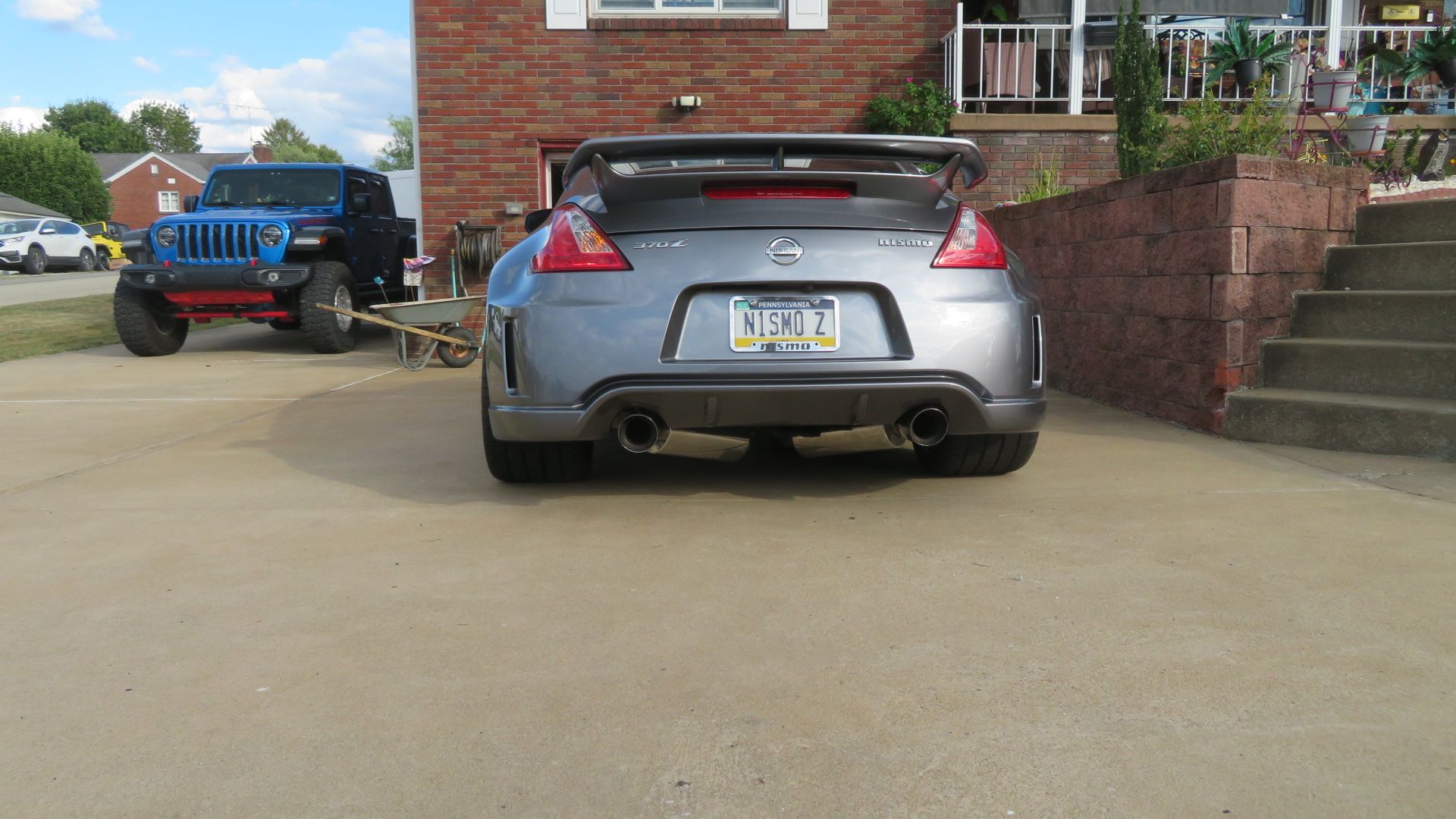 Used 2011 Nissan 370Z NISMO RWD image 4