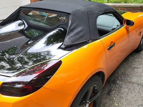 Used 2008 Pontiac Solstice Convertible 2D w/ Premium Package image 11