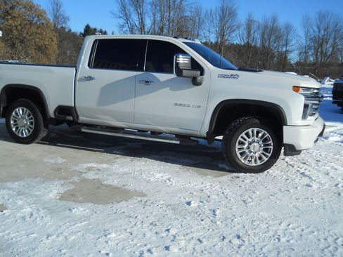 Used 2022 Chevrolet Silverado 2500 High Country w/ Z71 Off-Road Package image 27