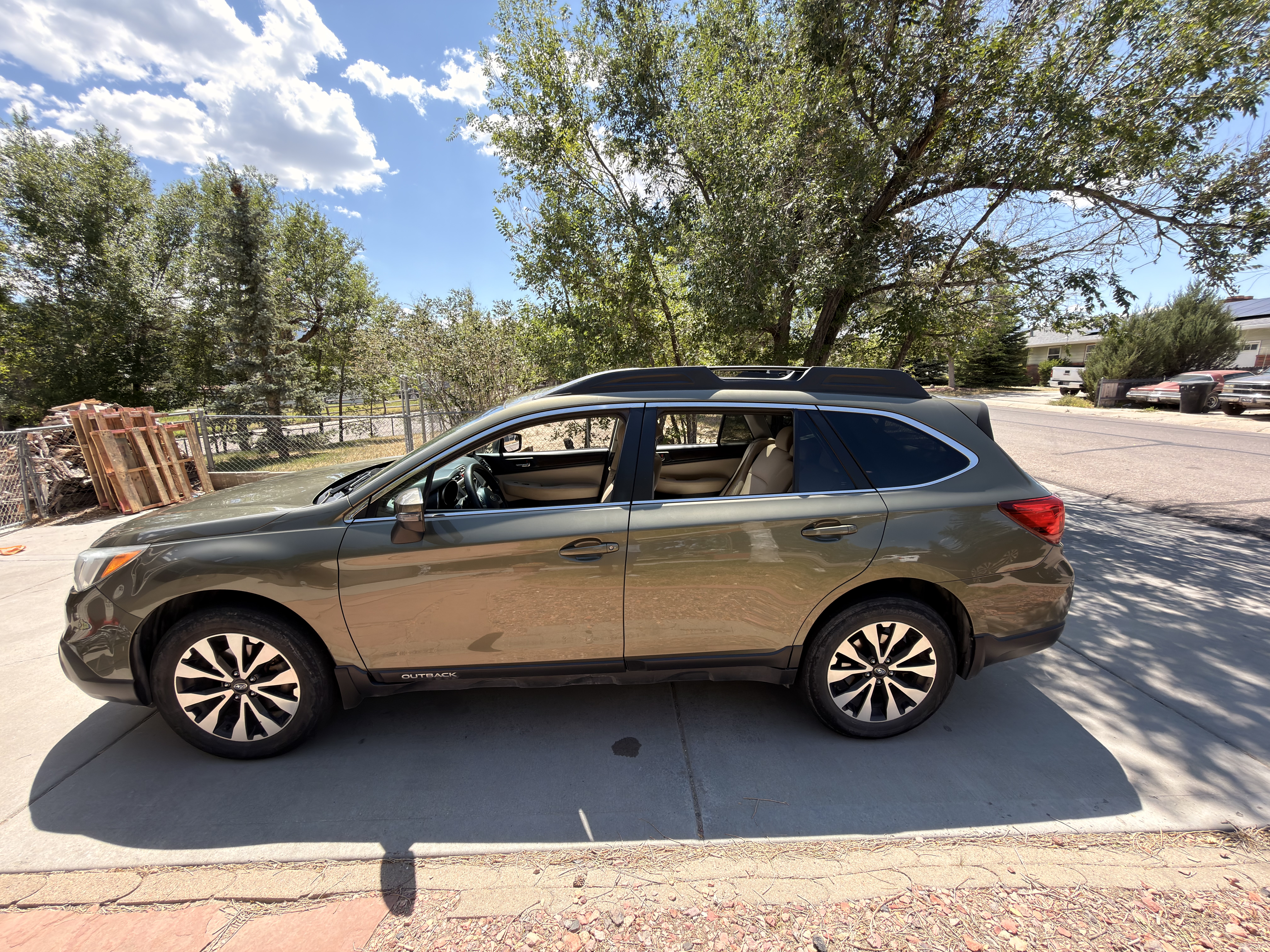 Used 2015 Subaru Outback 2.5i Limited w/ Protection Package #1 AWD/4WD image 2