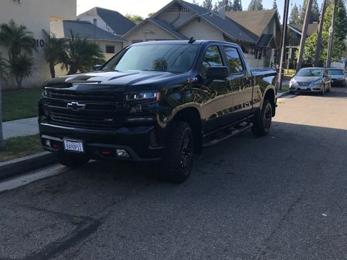 Used 2020 Chevrolet Silverado 1500 LT Trail Boss image 1