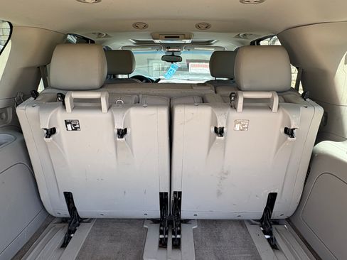 Used 2013 Chevrolet Tahoe LT RWD image 6