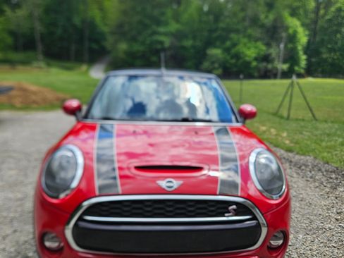 Used 2019 MINI Cooper S w/ Signature Upholstery Package FWD image 18