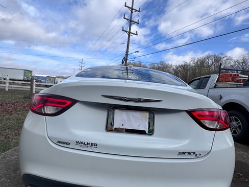 Used 2016 Chrysler 200 C image 11