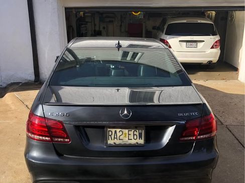 Used 2014 Mercedes-Benz E 250 E 250 BlueTEC 4MATIC Sedan 4D image 2