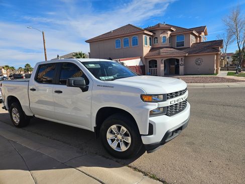 Used 2021 Chevrolet Silverado 1500 Custom w/ Safety Confidence Package image 1