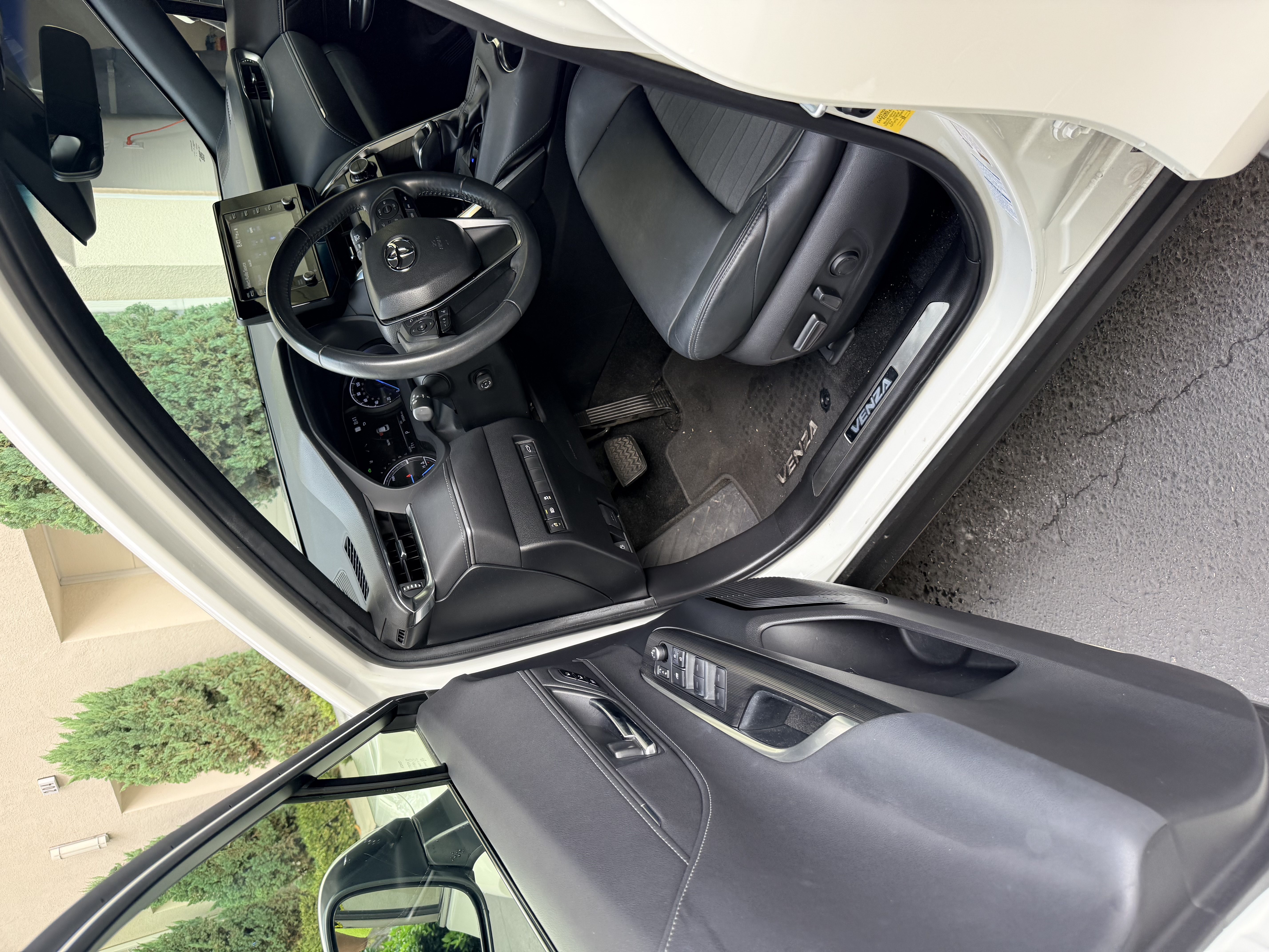 Used 2021 Toyota Venza XLE w/ Carpet Mat Package (TMS) AWD/4WD image 12