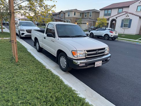 Used 1999 Toyota Tacoma 2WD Regular Cab image 1