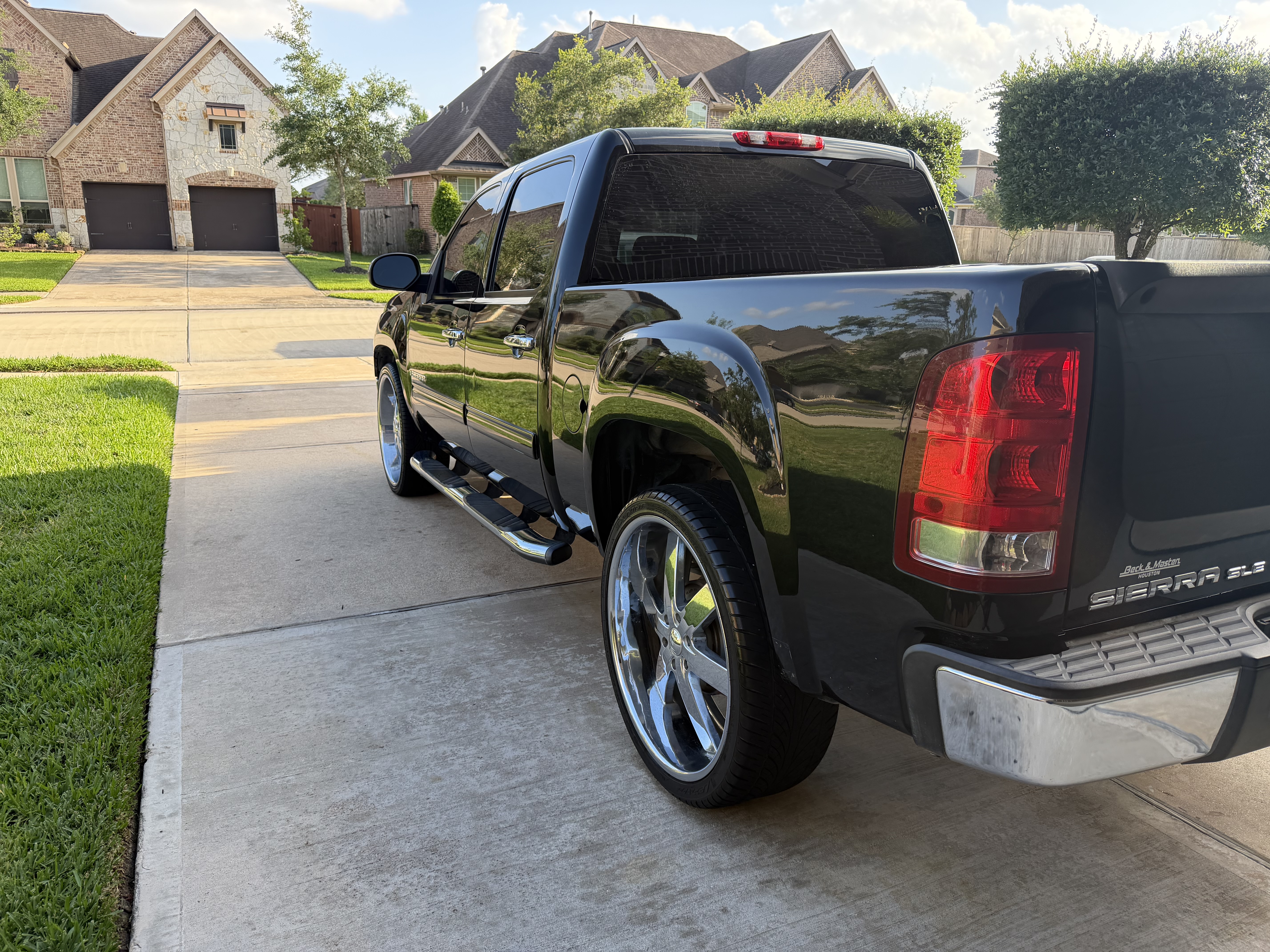 Used 2008 GMC Sierra 1500 SLE w/ Power Pack Plus RWD image 2