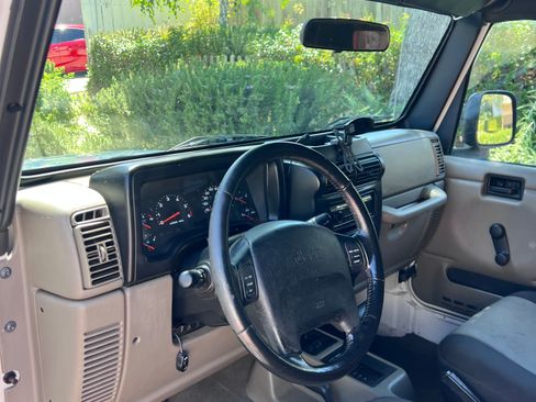 Used 2003 Jeep Wrangler X AWD/4WD image 15