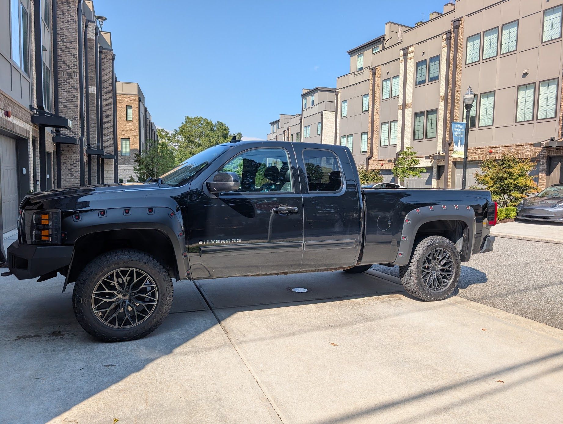 Used 2013 Chevrolet Silverado 1500 LTZ w/ LTZ Plus Package AWD/4WD image 4