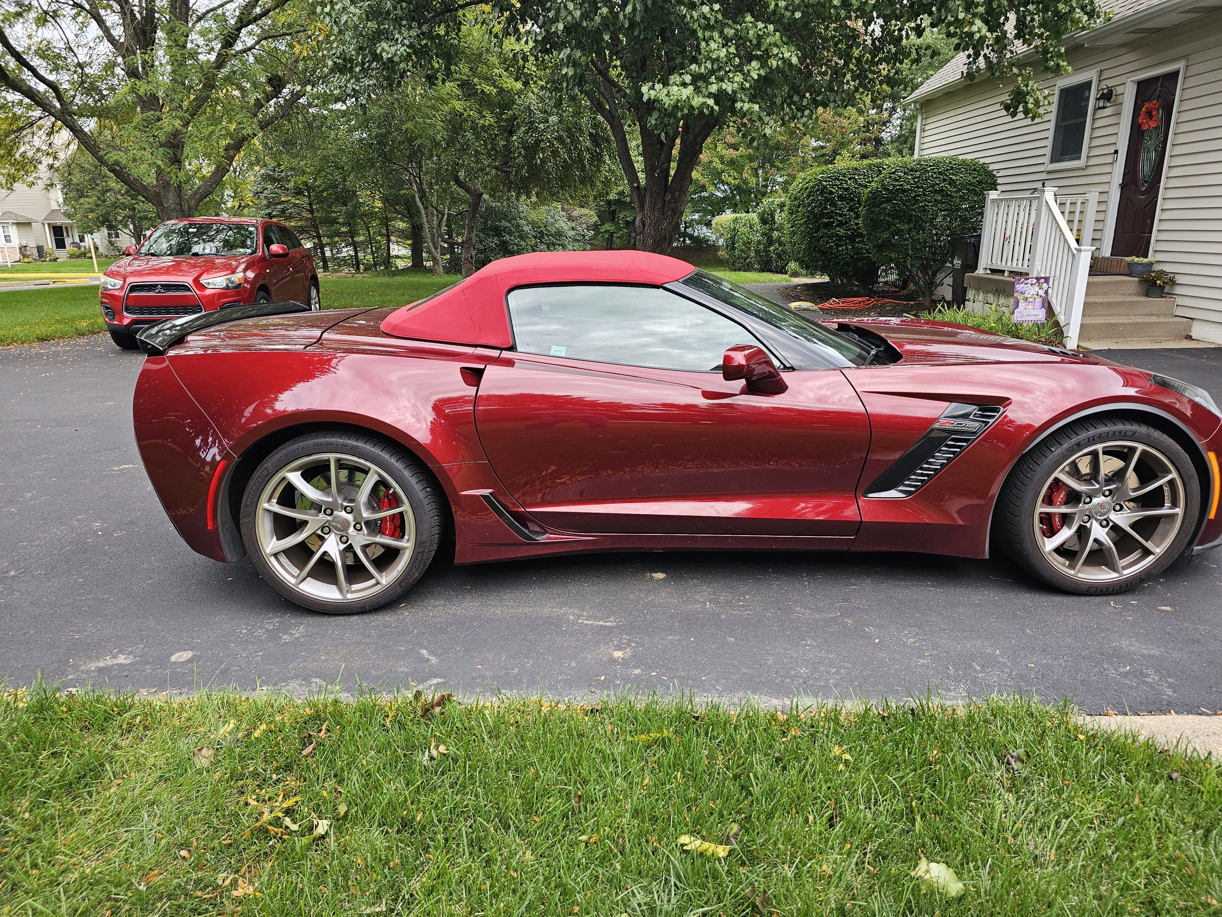 Used 2016 Chevrolet Corvette Z06 w/ 3LZ Preferred Equipment Group RWD image 2