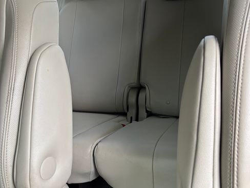 Used 2012 Toyota Sienna XLE AWD/4WD image 10