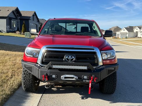 Used 2012 Toyota Tundra 4x4 Regular Cab w/ TRD Off-Road Pkg image 4