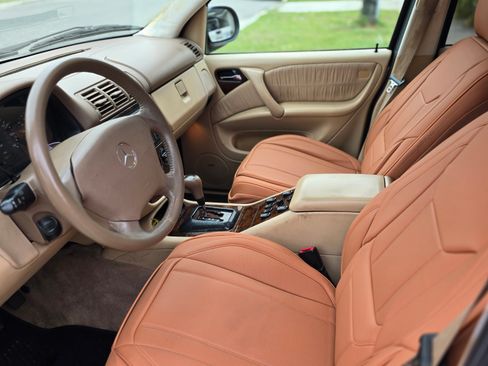 Used 2001 Mercedes-Benz ML 320 4MATIC image 8