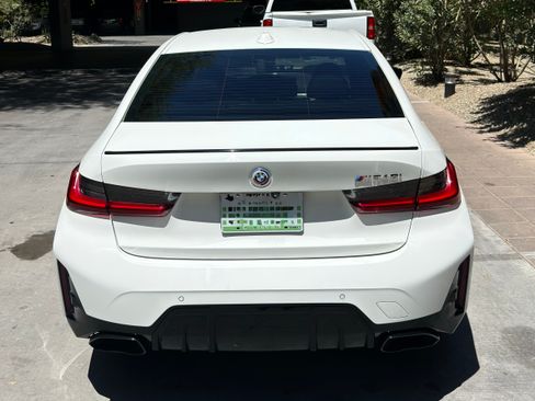 Used 2023 BMW M340i RWD image 5
