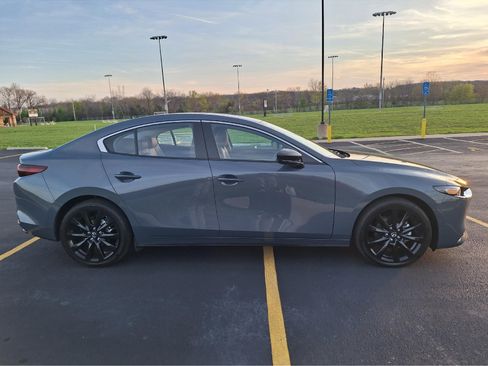 Used 2025 MAZDA MAZDA3 s image 2