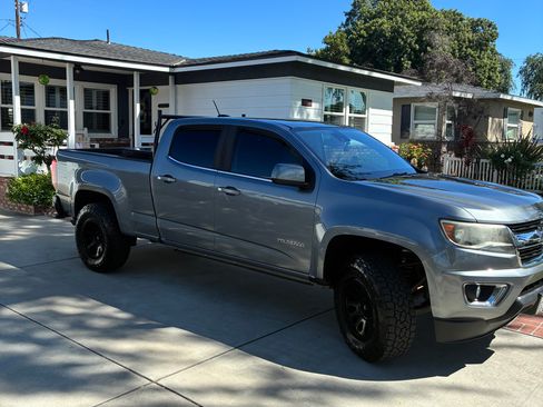 Used 2018 Chevrolet Colorado LT w/ LT Convenience Package image 2