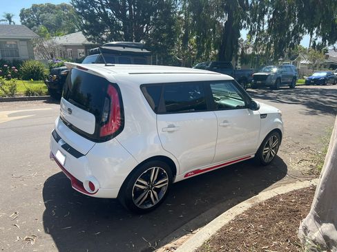Used 2014 Kia Soul + FWD image 5