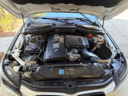 Used 2010 BMW 535i xDrive Wagon AWD/4WD image 13