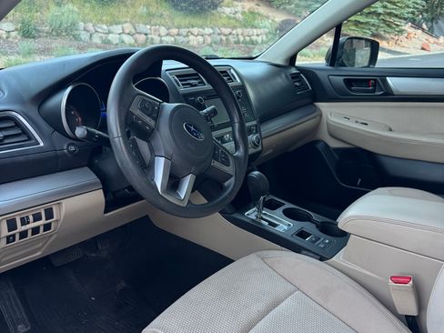 Used 2017 Subaru Outback 2.5i AWD/4WD image 5