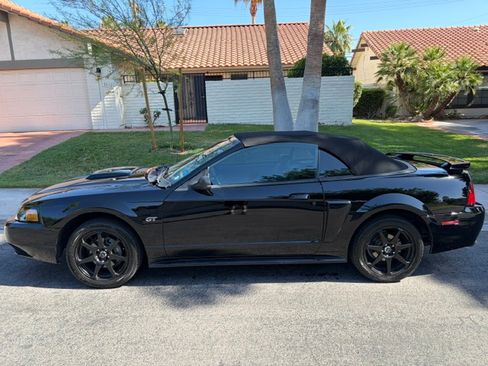 Used 2002 Ford Mustang GT RWD image 1