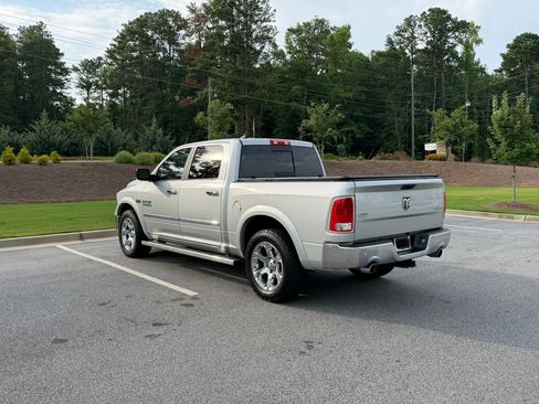 Used 2016 RAM 1500 Laramie w/ Convenience Group AWD/4WD image 9