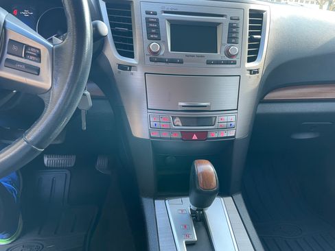 Used 2013 Subaru Outback 2.5i Limited image 12