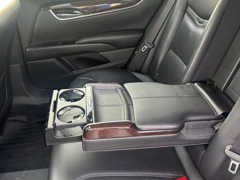 Used 2015 Cadillac XTS Luxury w/ Driver Awareness Package image 24